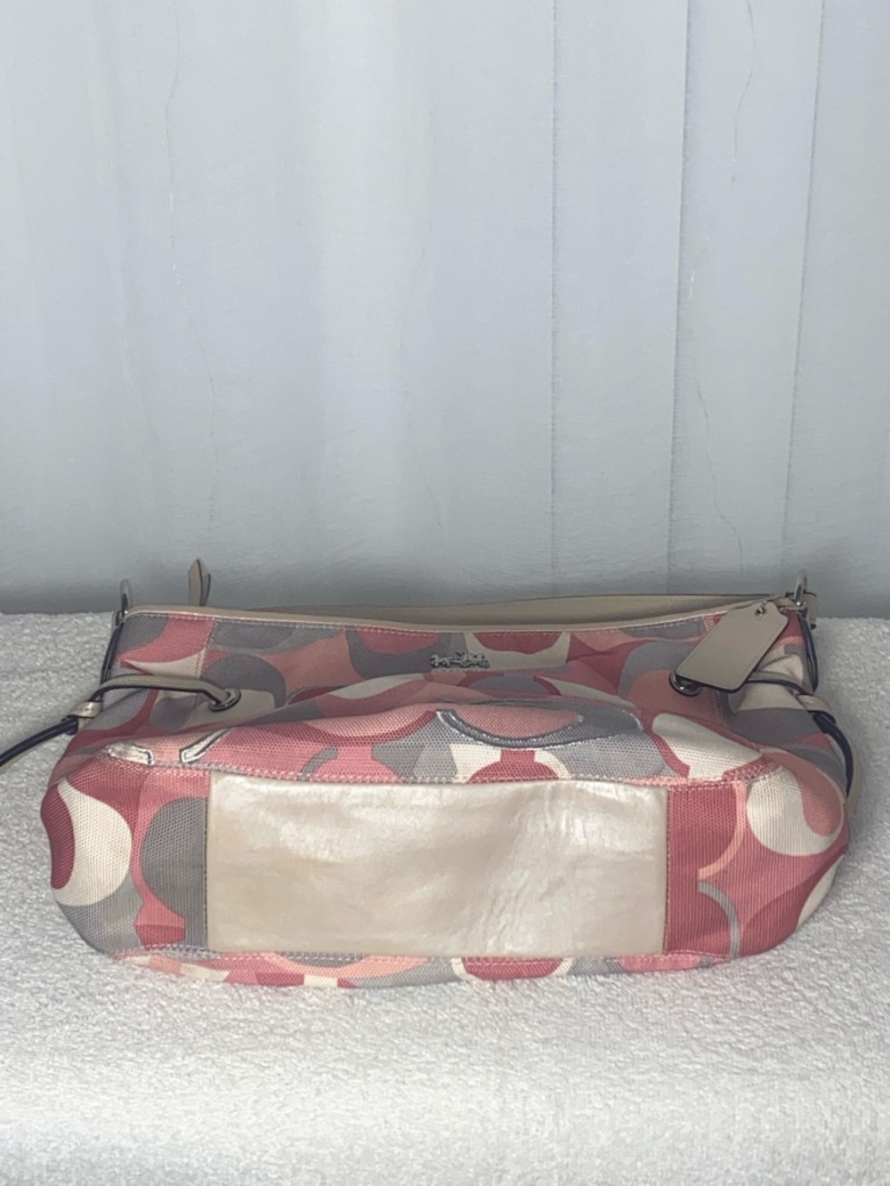 GUC Coach Chelsea Scarf Print Hobo Bag - Picture 4 of 9